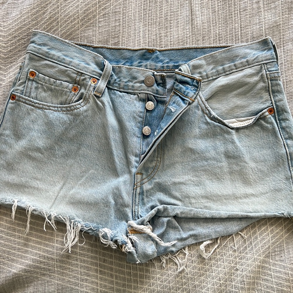 Levi shorts!